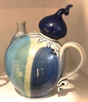 Julia Land Teapot