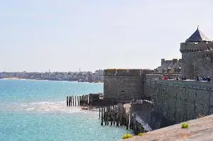 Saint-Malo's Living History Les Remparts Beckon