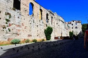 Split Silver Gate Fortified Walls